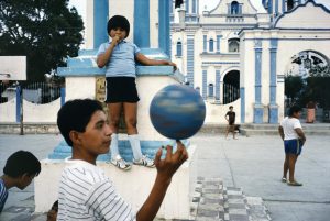 MEXICO. Oaxaca state. Tehuantepec. 1985. Children playing in a courtyard.