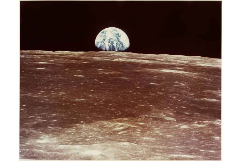 A Terra nascendo sobre a Lua (Smyth’s Sea), 20 de julho de 1969 | Foto: NASA/Divulgação
