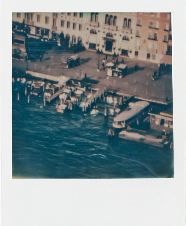 iPhotoChannel-polaroid-maior-mural-fotografo-no-guinness-book