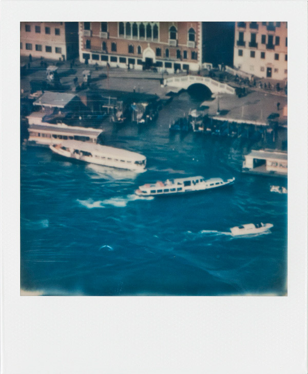 iPhotoChannel-polaroid-maior-mural-fotografo-no-guinness-book