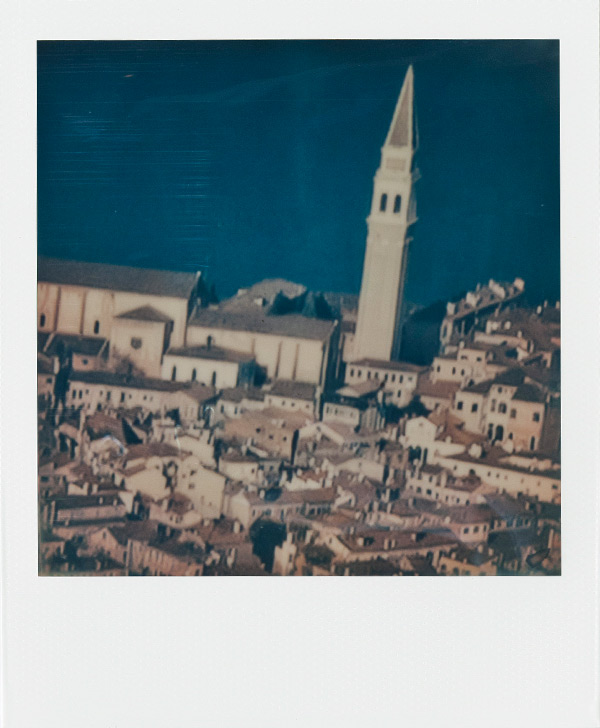 iPhotoChannel-polaroid-maior-mural-fotografo-no-guinness-book
