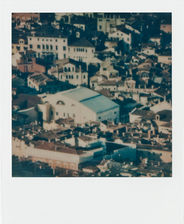 iPhotoChannel-polaroid-maior-mural-fotografo-no-guinness-book