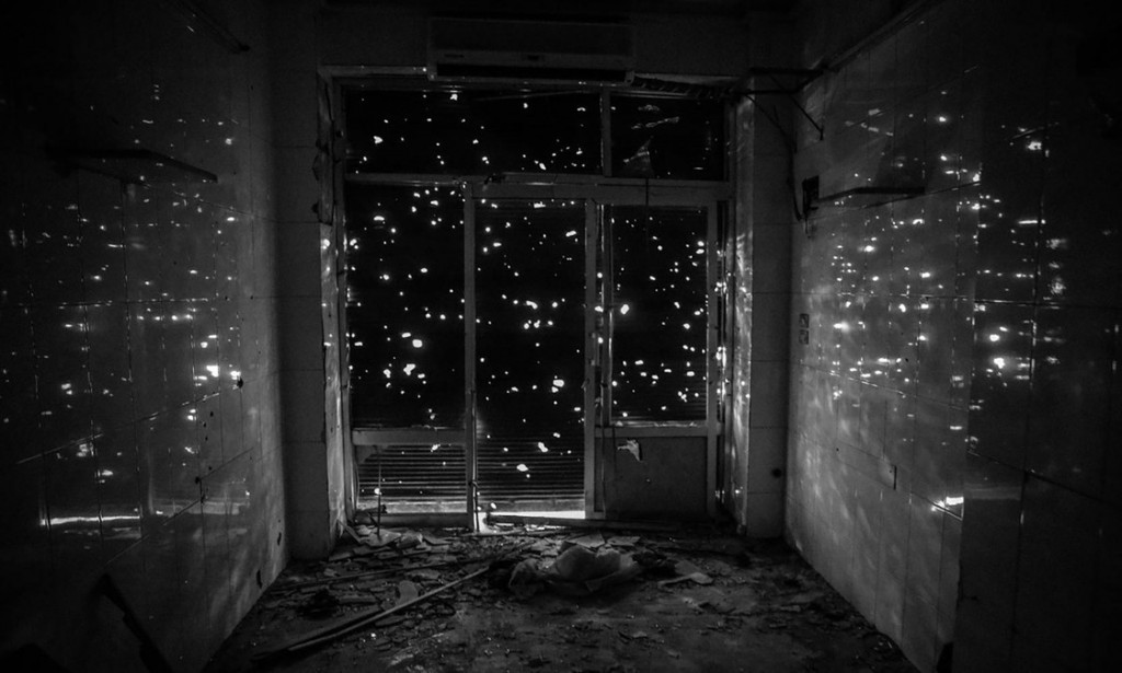 Salahideen: porta metralhada no bairro de Salahideen, no centro de Aleppo. Síria, 21 de Junho de 2014 | Foto: Gabriel Chaim