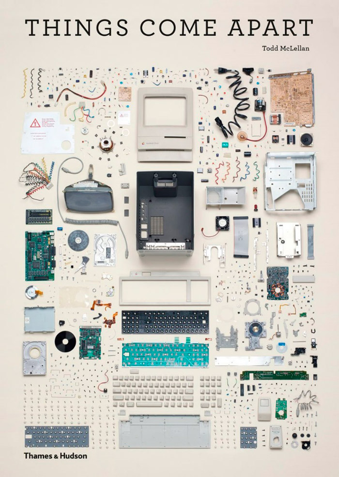 Todd McLellan cria obras de arte moderna pelo método knolling, desmontando eletrônicos e organizando as peças ordenadamente, como visto em seu livro ‘Things Come Apart’. 