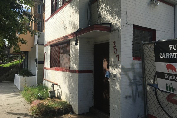 iphoto-bar-de-fotografia-com-sala-escura (1)