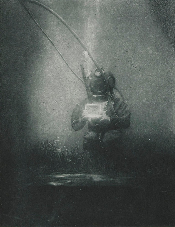 world-first-underwater-portrait-1899-louis-marie-auguste-boutan-2