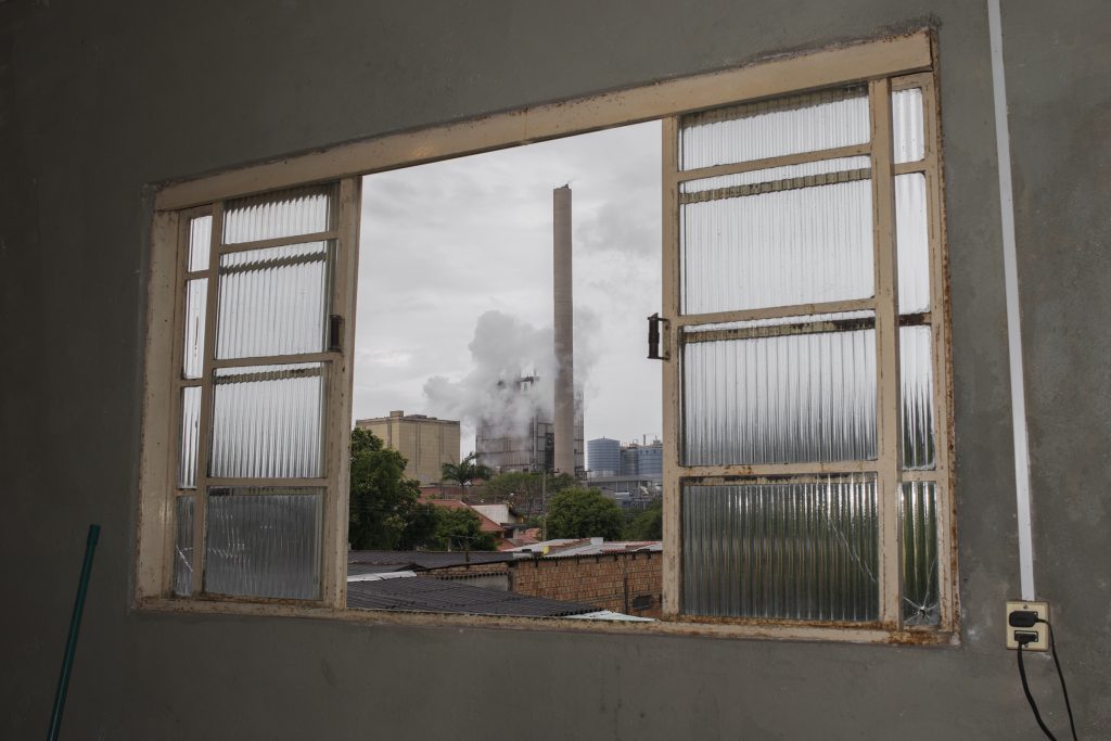 Fotografia de Tiago Pereira Coelho, 2º lugar do 14º Prêmio FCW de Arte (Fotografia) com a série "Balneário Alegria"