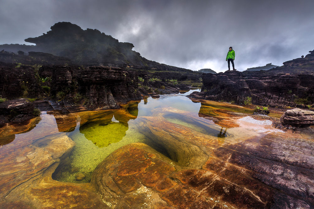 Jacuzzis, piscinas molduras pela natureza no topo do Monte Roraima - Venezuela | Foto: Edson Vandeira 