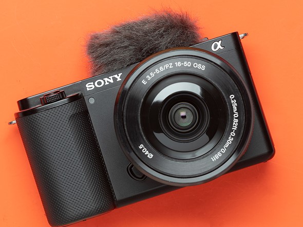 Sony anuncia a ZV-E10, câmera para vloggers e criadores de vídeo