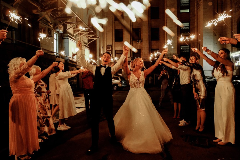 Fotógrafa exclui fotos de casamento na frente do noivo após ser proibida de comer e beber água