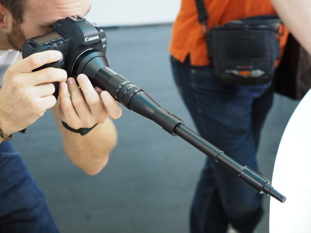 A lente fotográfica mais estranha e revolucionária de todos os tempos -  Laowa 24mm f/14 2x Macro Probe