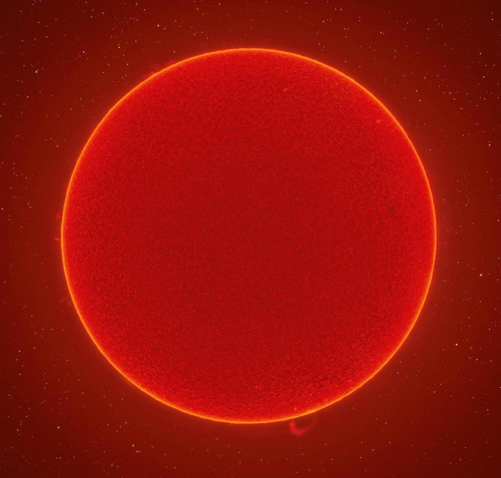 Astrofotógrafo usa 100.000 fotos para montar imagem do Sol com 230 megapixels