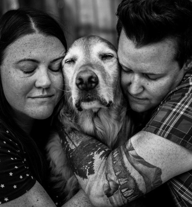 Fotógrafa oferece ensaios fotográficos gratuitos para pessoas se despedirem, pela última vez, dos seus cães