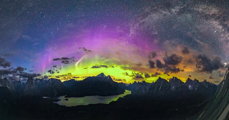 Fotógrafo captura na mesma imagem um cometa, a Aurora Boreal e a Via Láctea