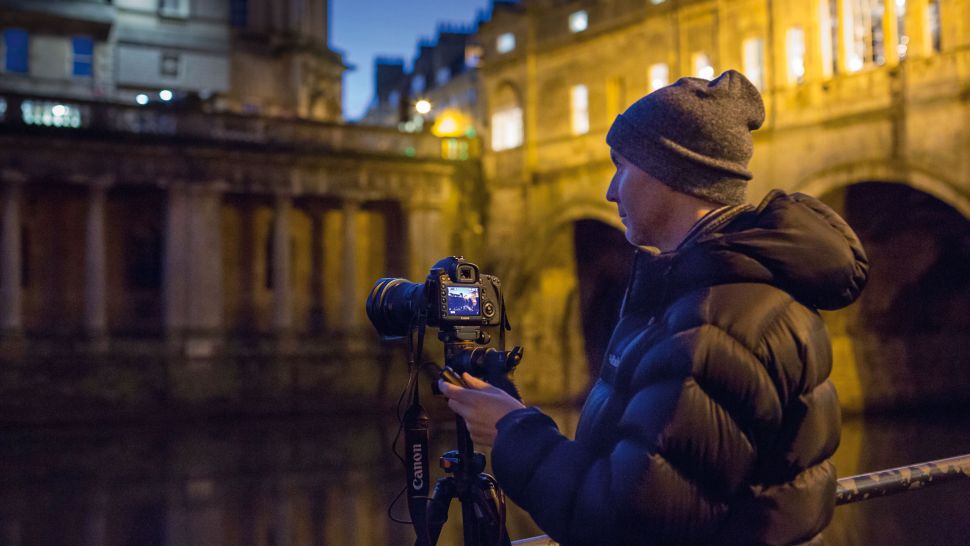 Como fotografar com o modo B é por que ele é seu melhor amigo para fotos ao anoitecer