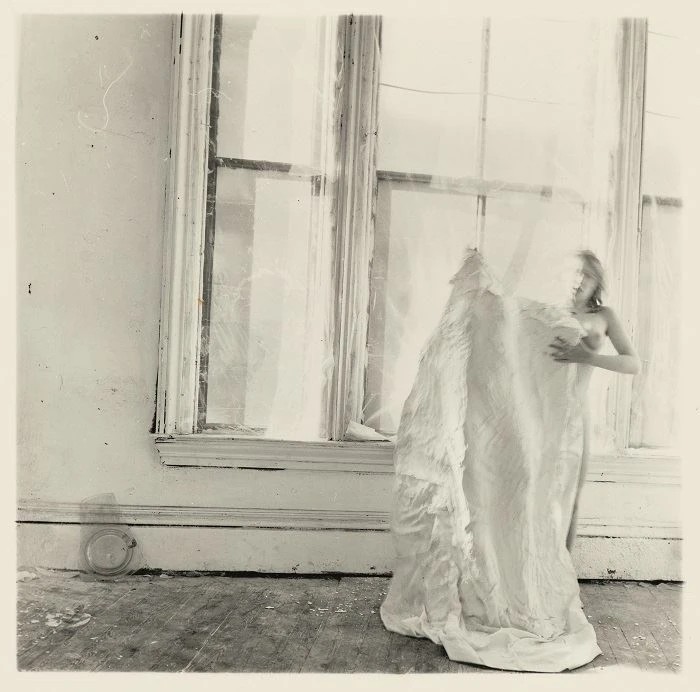 Francesca Woodman: fotos inéditas e nunca vistas antes de uma das fotógrafas mais sedutoras do século XX