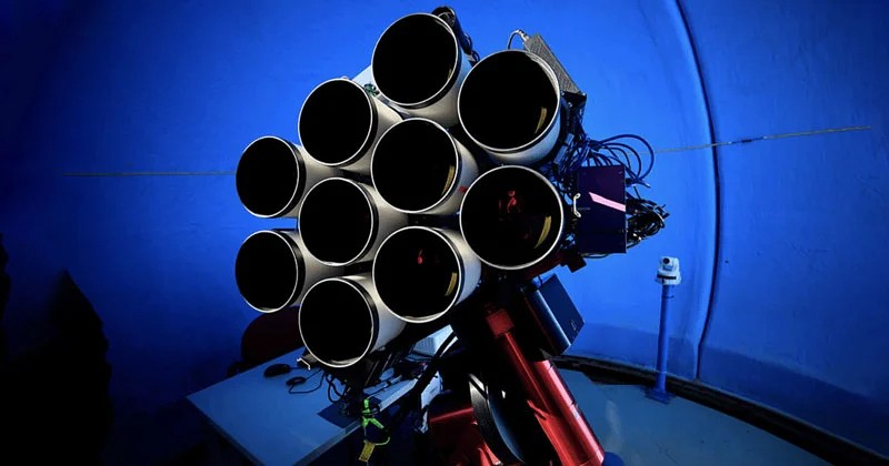 Telescópio é feito com 10 lentes Canon para fotografar galáxias