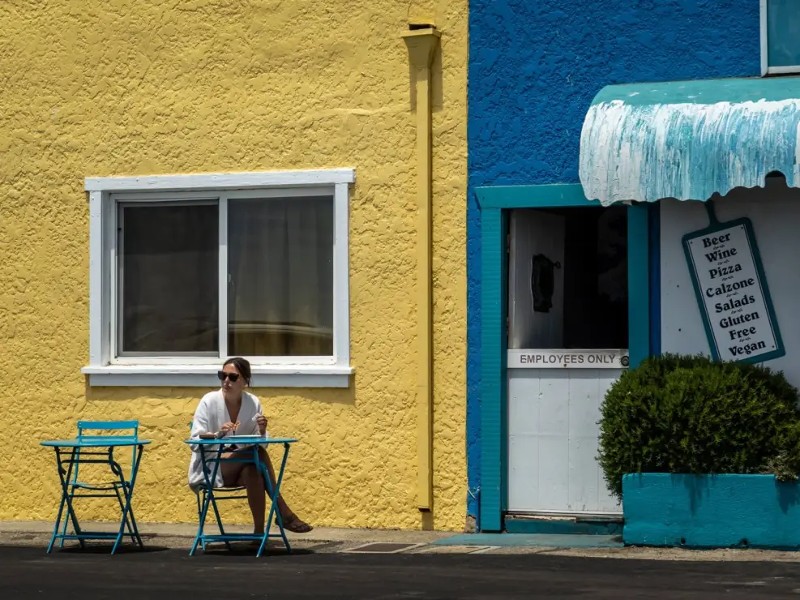 Fotografia de rua: colorida ou preto e branco?