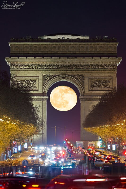 Após meses de planejamento fotógrafo captura Lua Cheia dentro do Arco do Triunfo